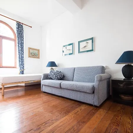 Apartment The King House With Panoramic Views Como