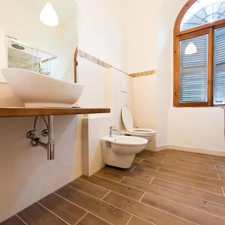 Apartment The King House With Panoramic Views Como